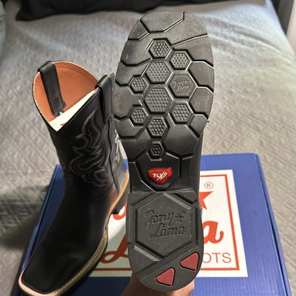 TONY LAMA MEN’S BLACK SQUARE TOE COWBOY & WESTERN HEEL BOOTS - Picture 8 of 11